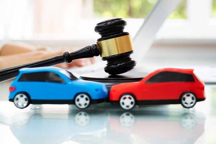 What Are the Advantages of Hiring a Car Accident Lawyer